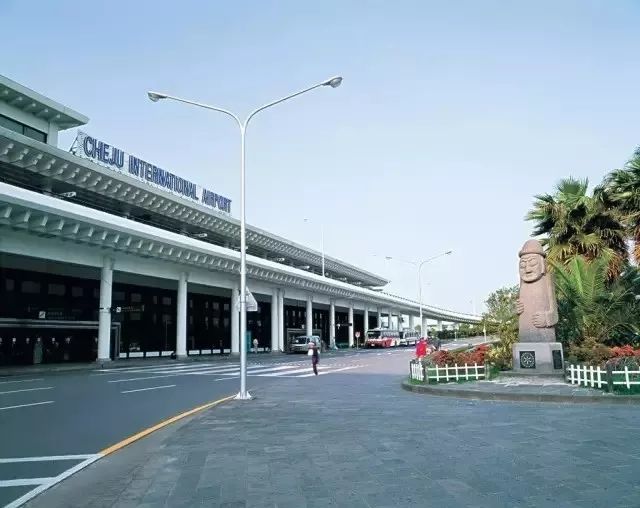 KTehETUGU793SXHH.jpg